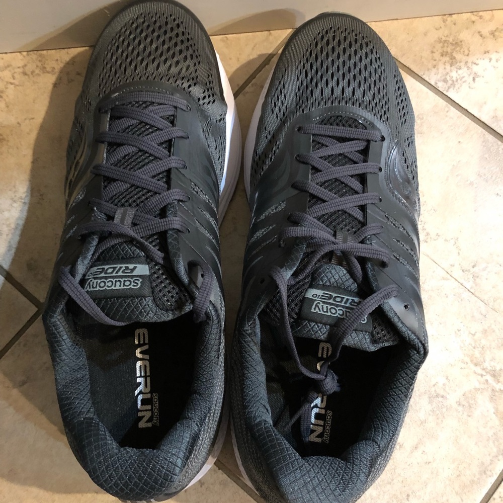 New w/ Box Saucony Ride 10 Running Shoes